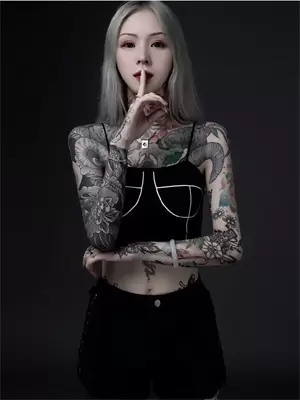 穿越系统年代文主角林夕